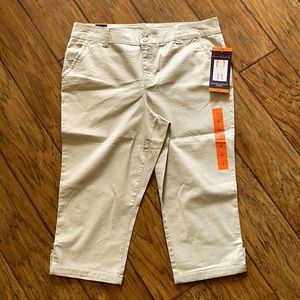 Gloria Vanderbilt Cuffed Capri